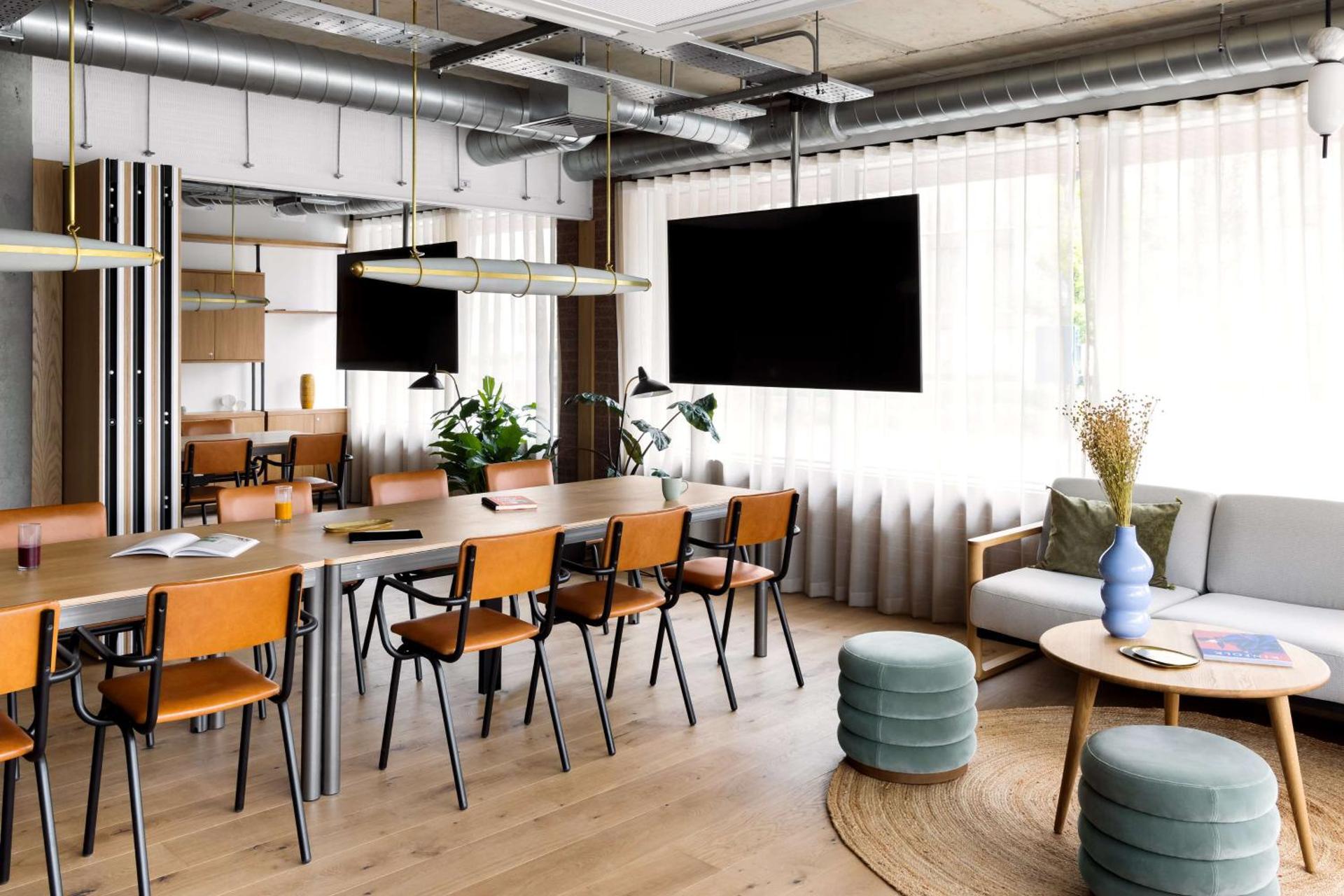 Meeting/conference room