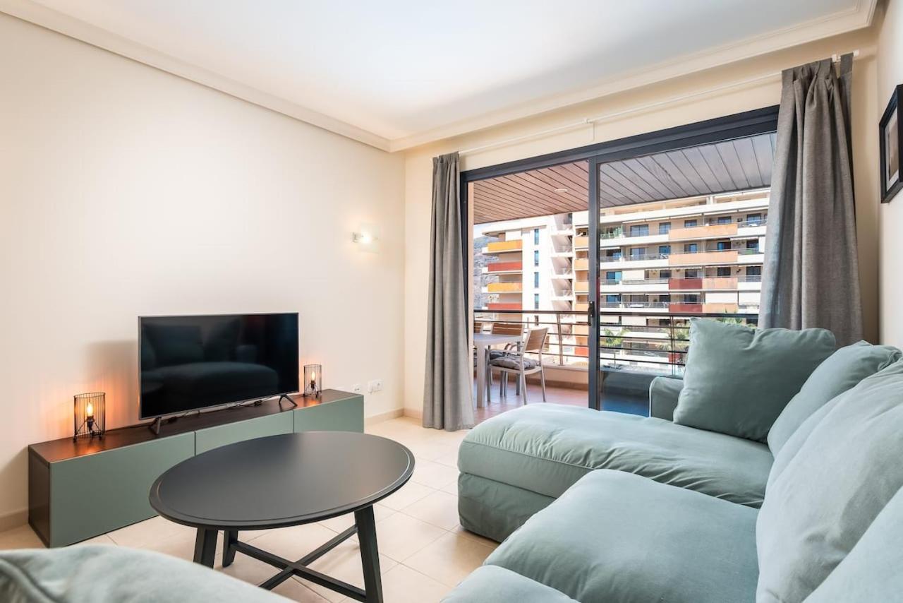 Los Gigantes Cliffs view two bedroom apartment