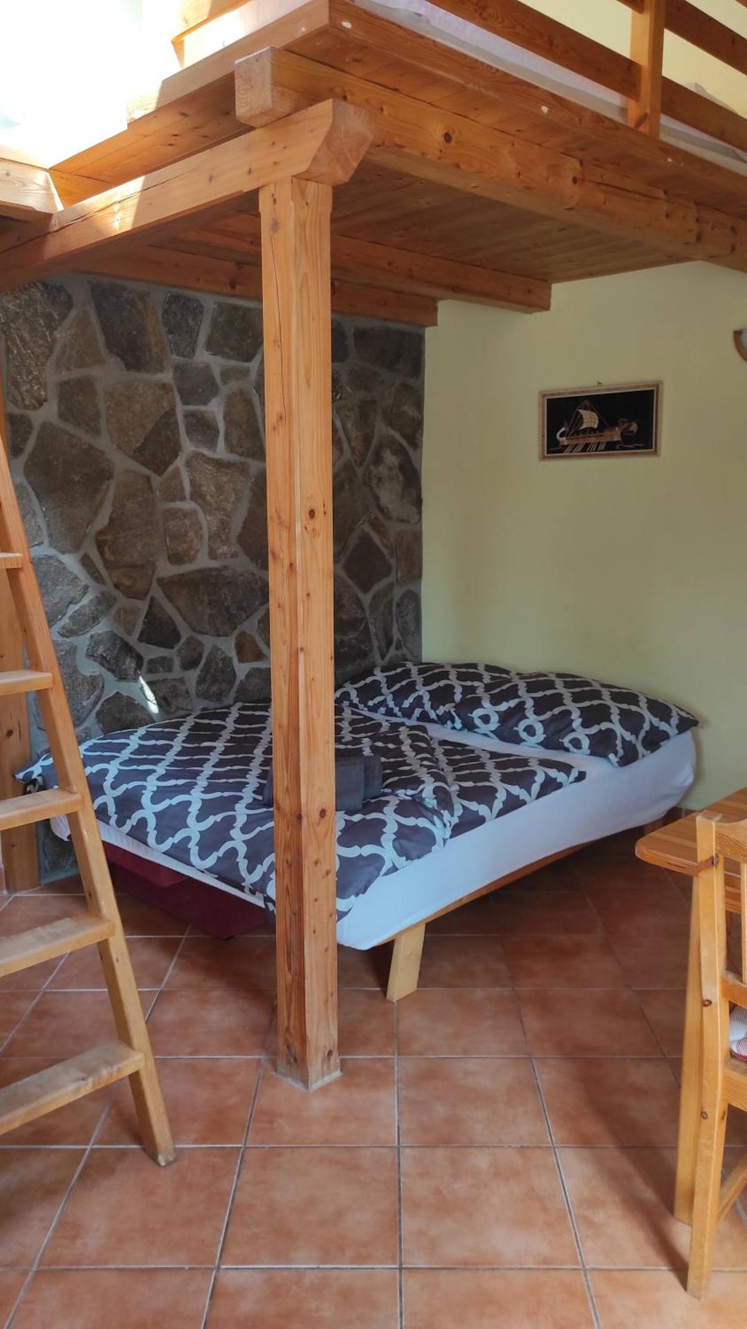 ROYAL GARDEN APARTMENTS ***