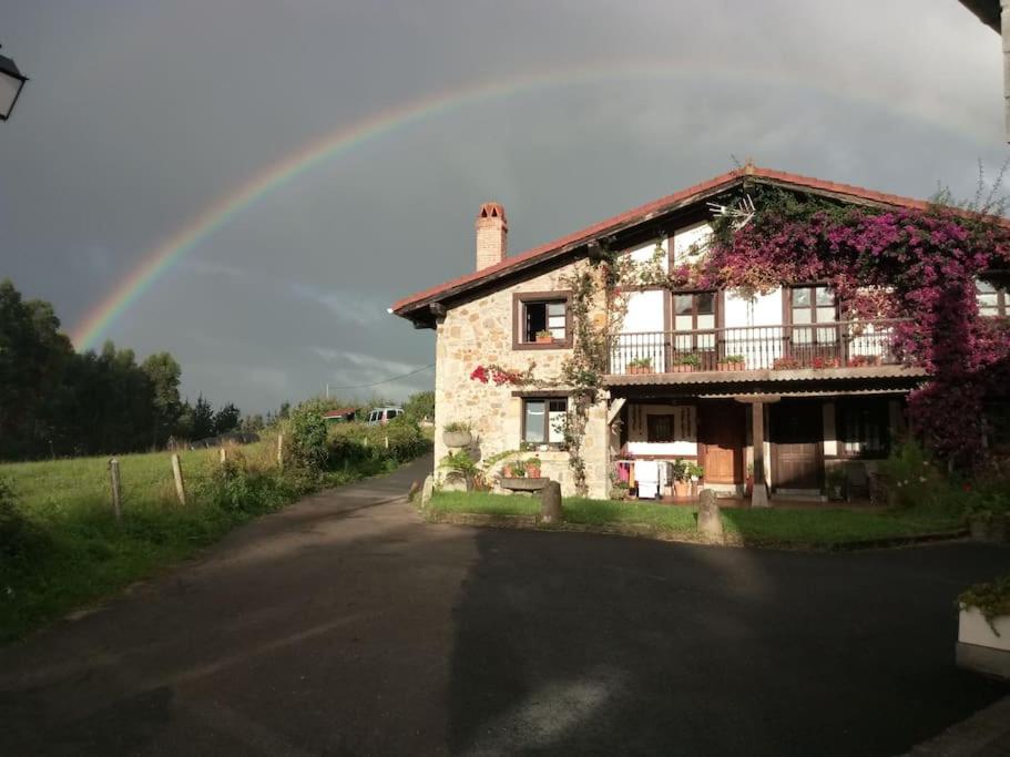 Casa con jardín y terraza privados, cerca del mar