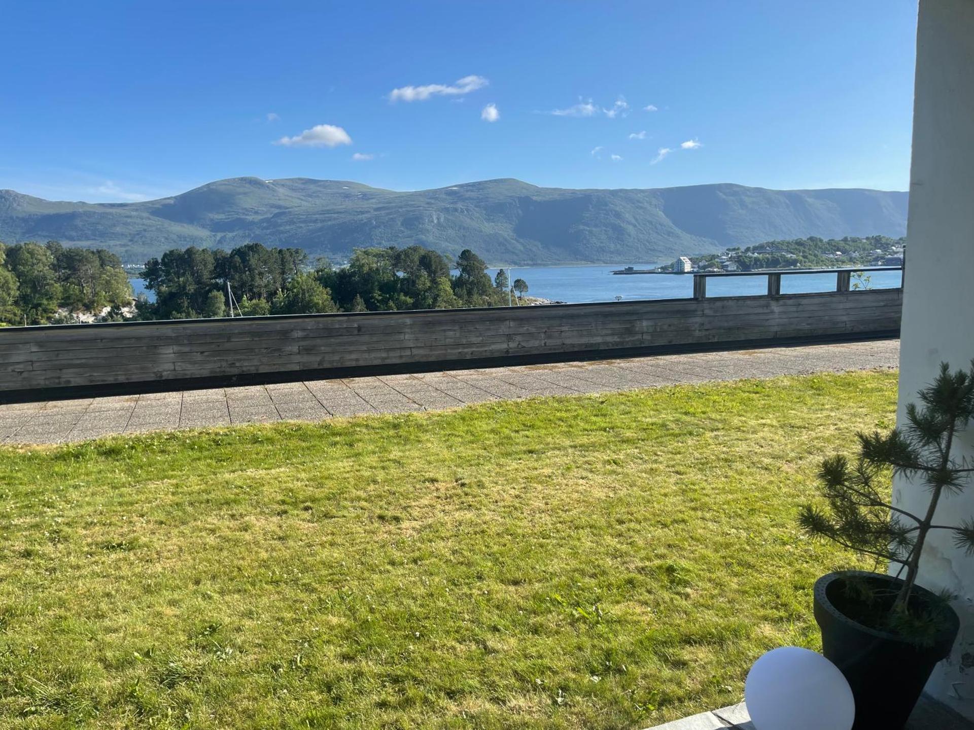 Fjord view apartment in Ålesund with free parking