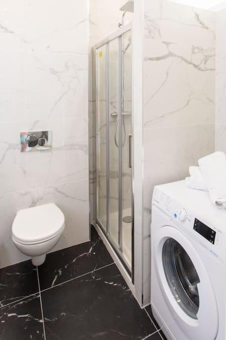 #43 Design Studio Terrace AC Wifi Sea View 1min Beach