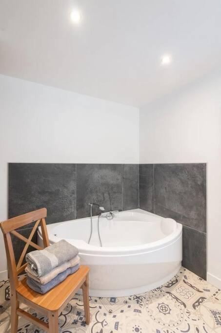 La Chaume des Xettes / 10-14 pers SPA - Vue Lac