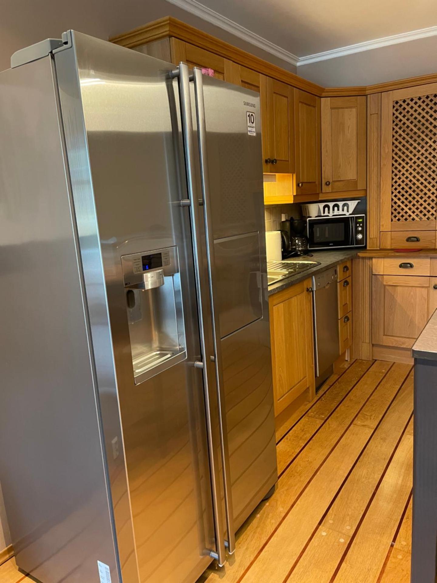 Lovely condo with fireplace & parking@city center