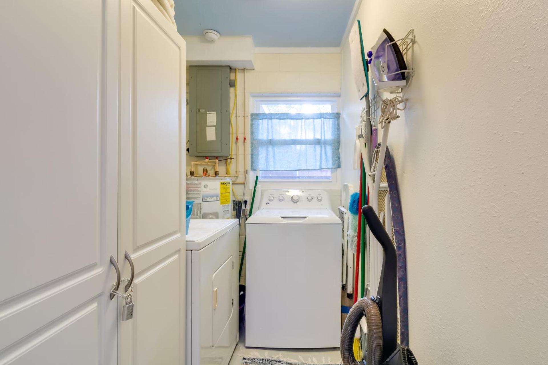 7 Mi to Gulf Home with Dock Access in Crystal River