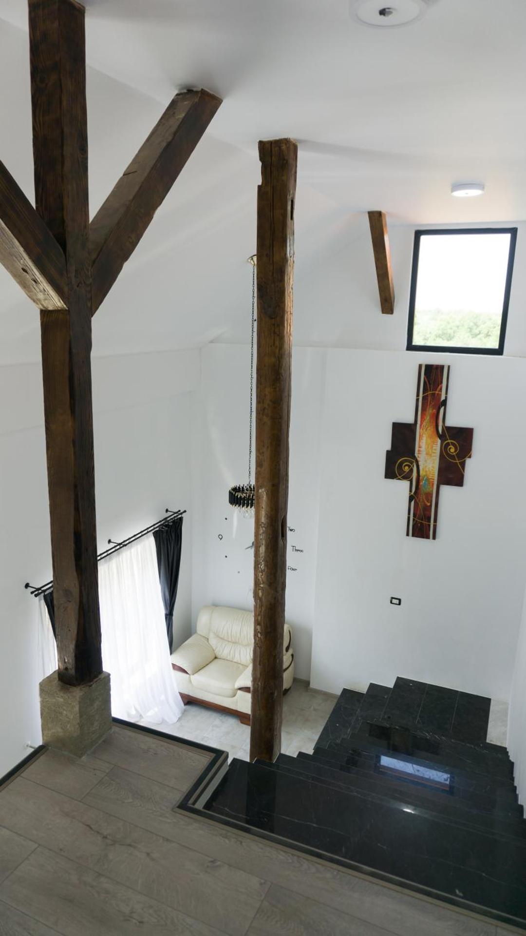 Casuta din drumul muntelui