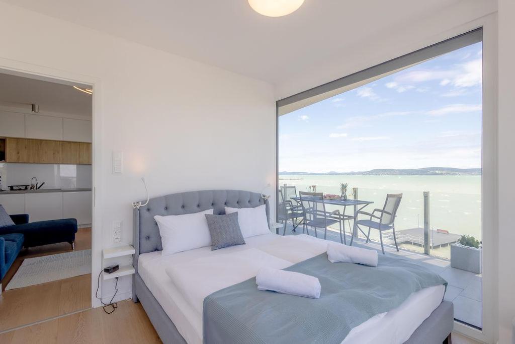 Lejlighed med udsigt over søen