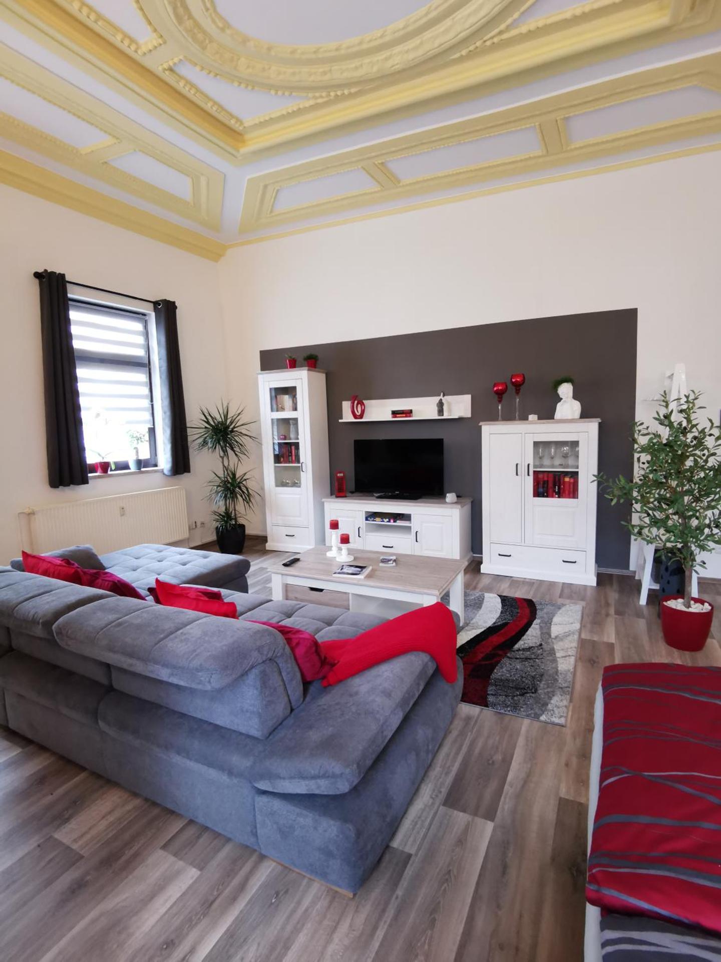 Communal lounge/ TV room