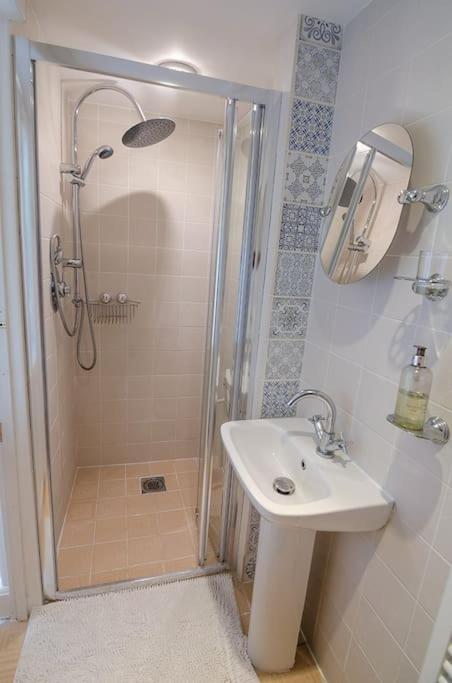 Lyme Clifftop Hideaway