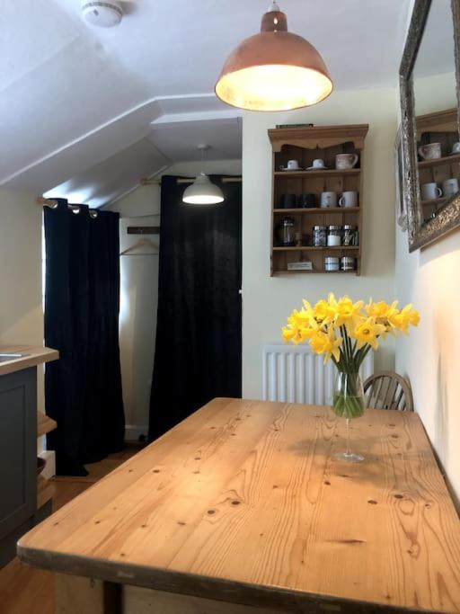 Lyme Clifftop Hideaway