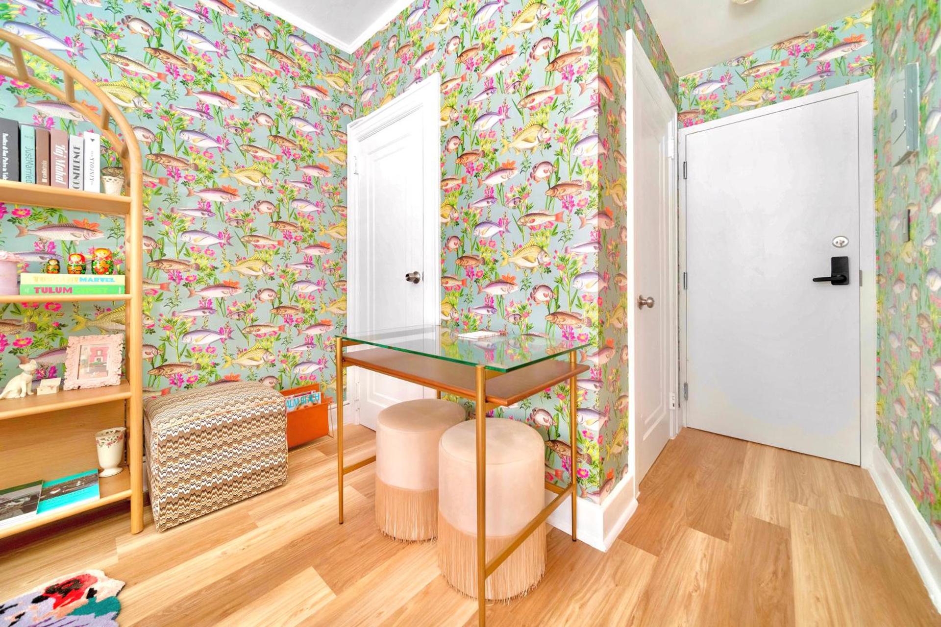 King Bed Mermaid suite - heart of Palm Beach, free parking included