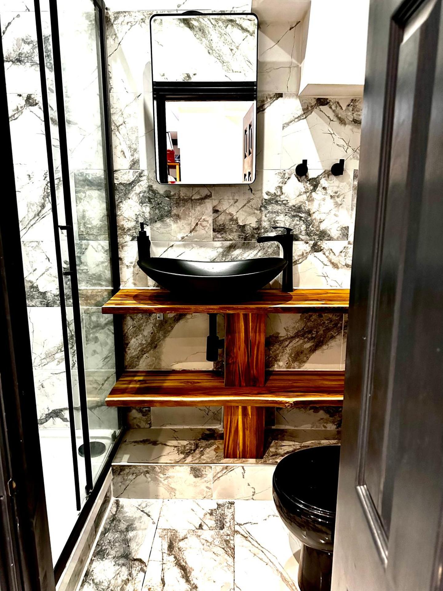 Duke and Duchess Apartments and Rooms - Private in Room Hot Tub Suites