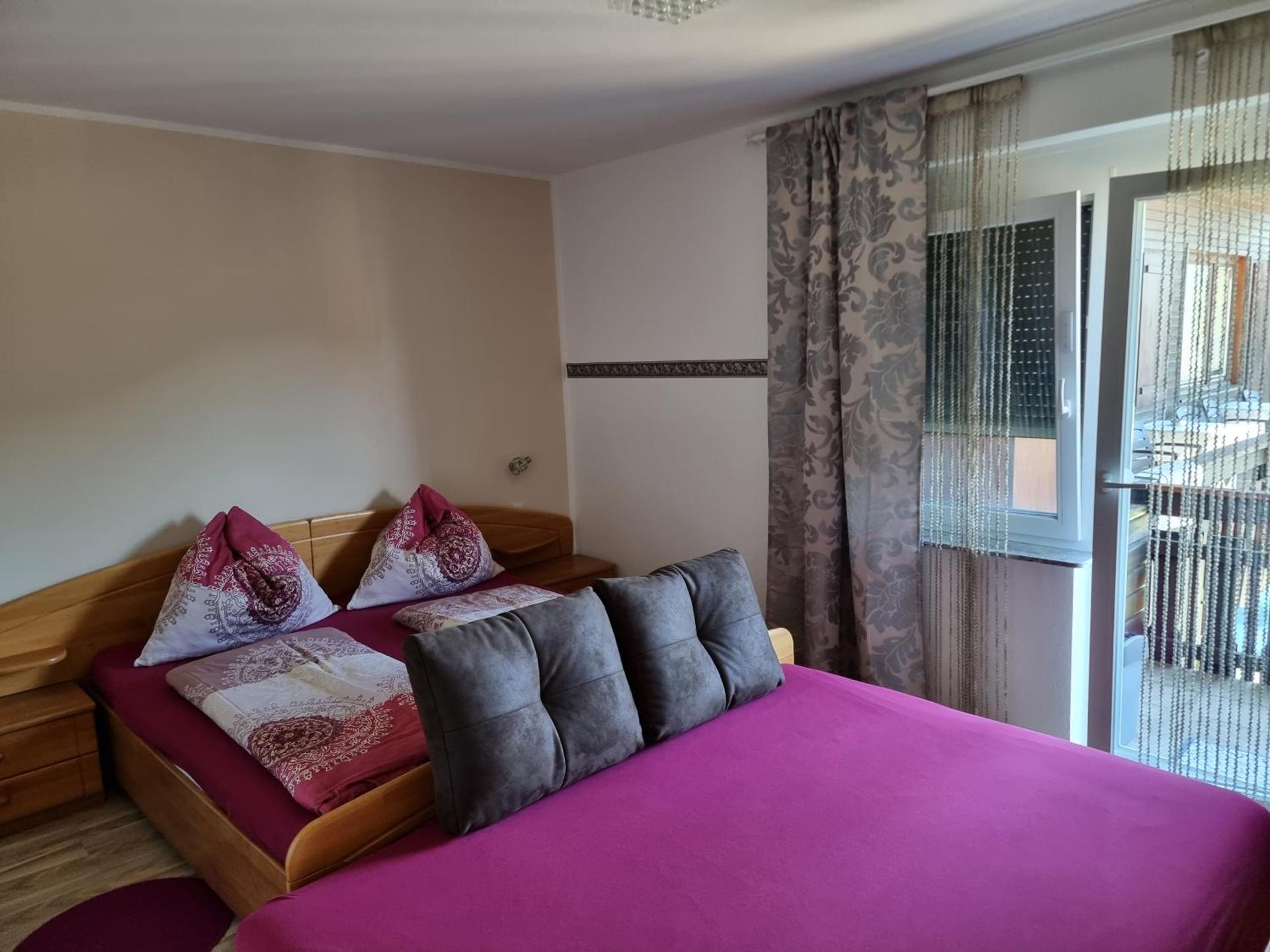 Apartment with Balcony - R2