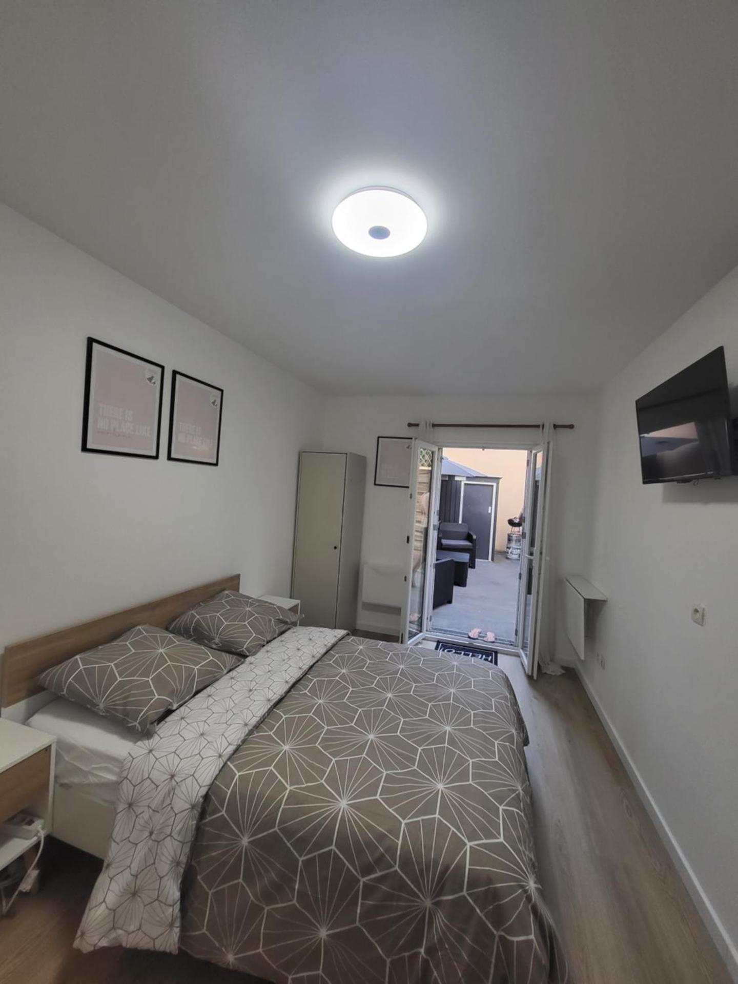 Studio proche gare Vernon Giverny terrasse Parking