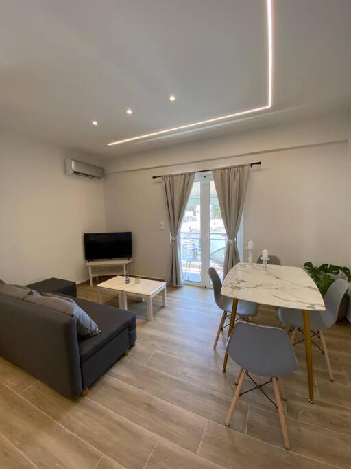 Sea Through Apartment Anavissos