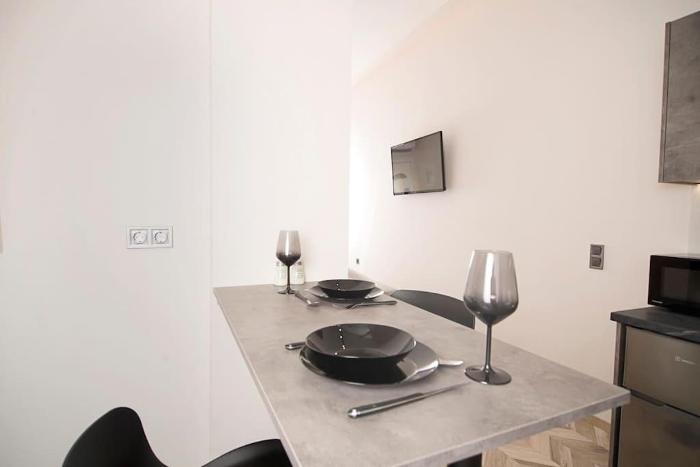 Joy's Modern-chic home