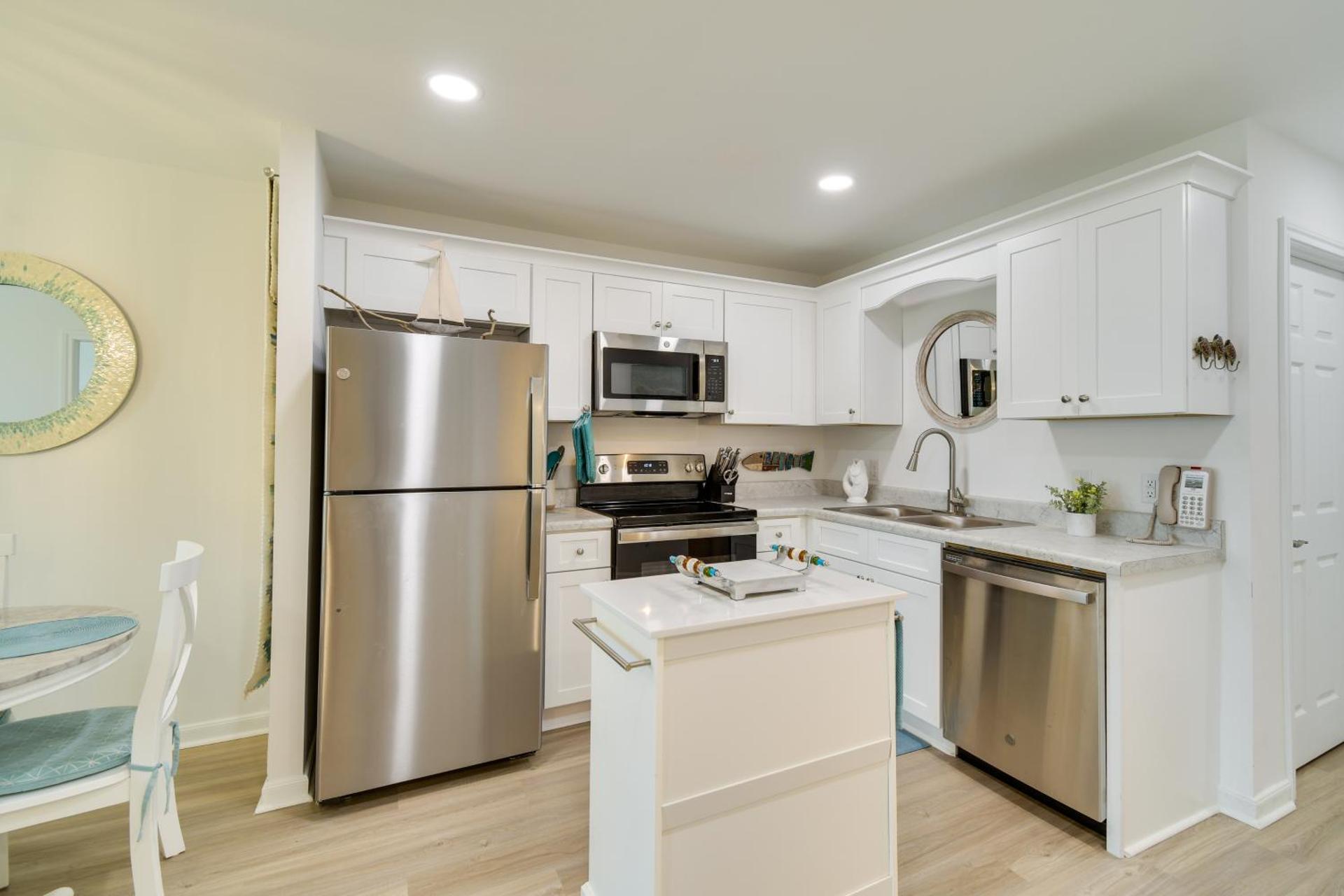 Walk to Beach! Gulf Shores Escape with Indoor Pool