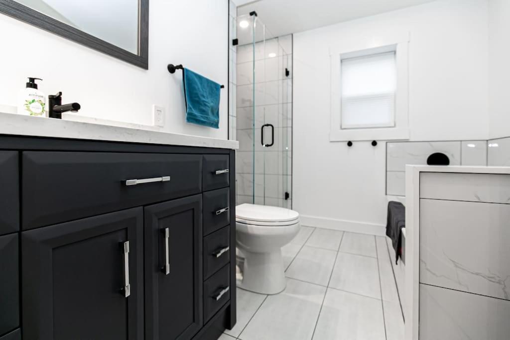 Lovely 1 Bedroom Suite Near Town