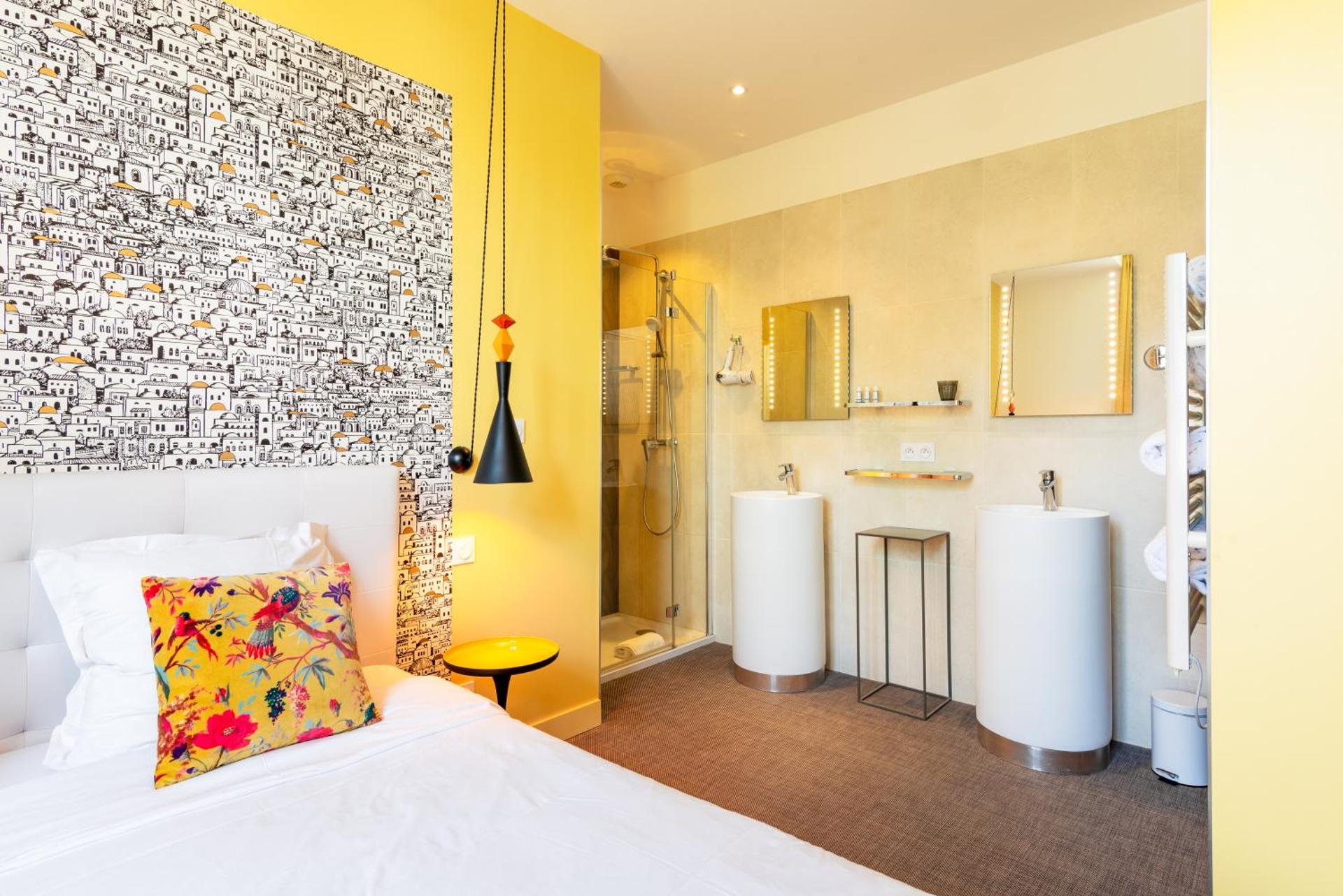 A coté de la place du pilori