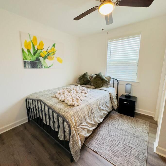 Walk to Superdome - 5 min to Canal St - 8min to French Quarter