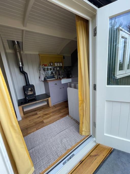 The Old Post Office - Luxurious Shepherds Hut 'Far From the Madding Crowd' based in rural Dorset.