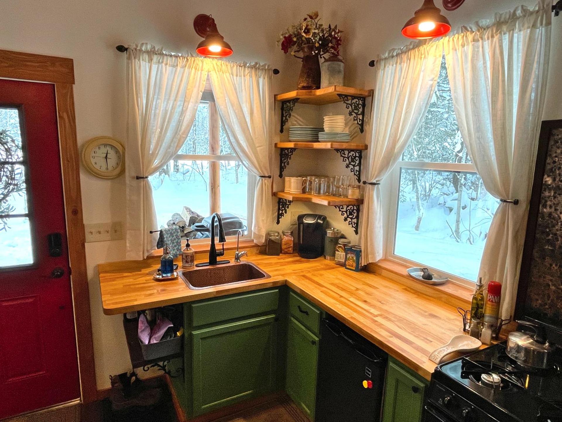 Kitchen or kitchenette