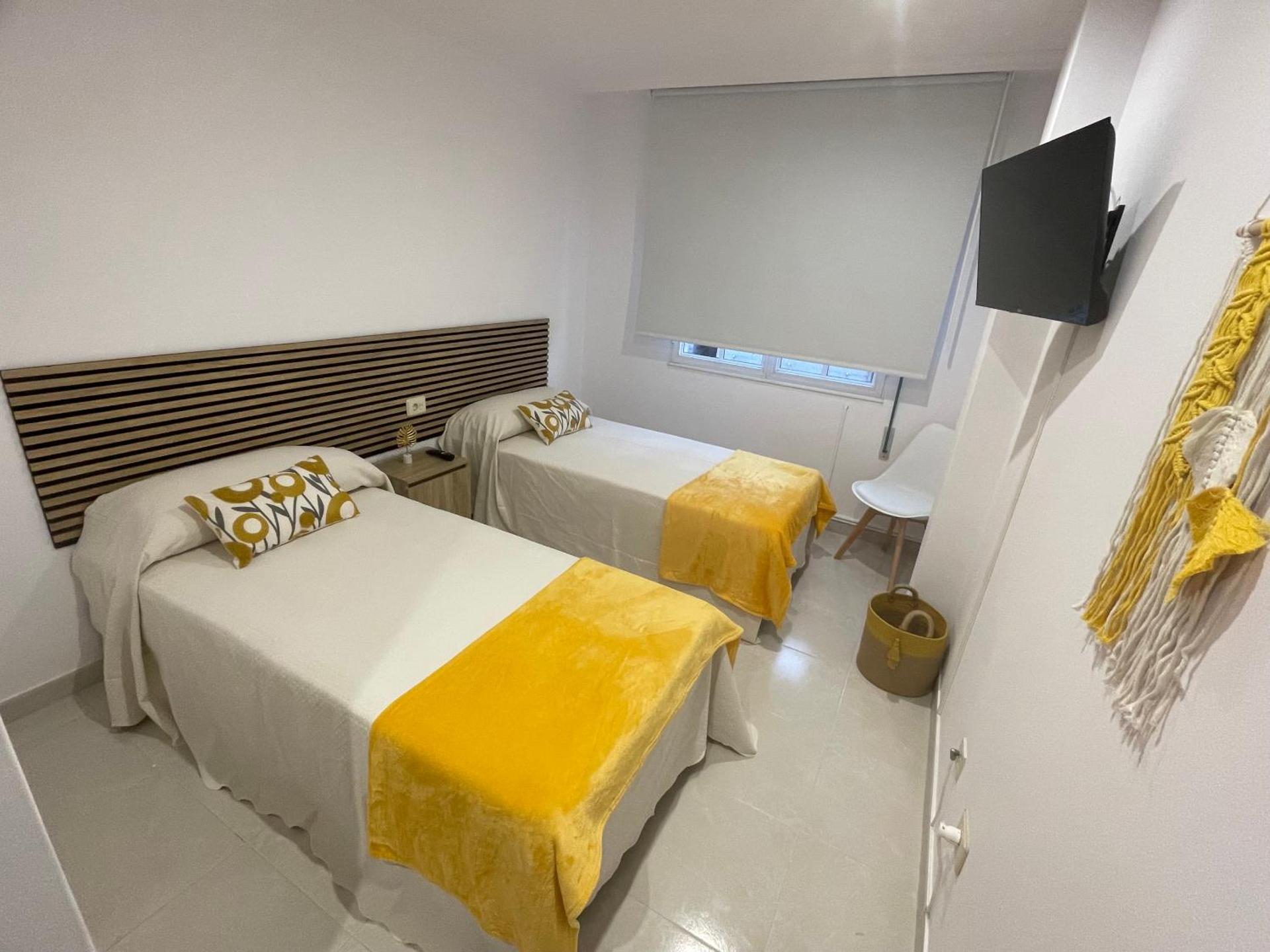 Apartamentos Demar Luis Casais