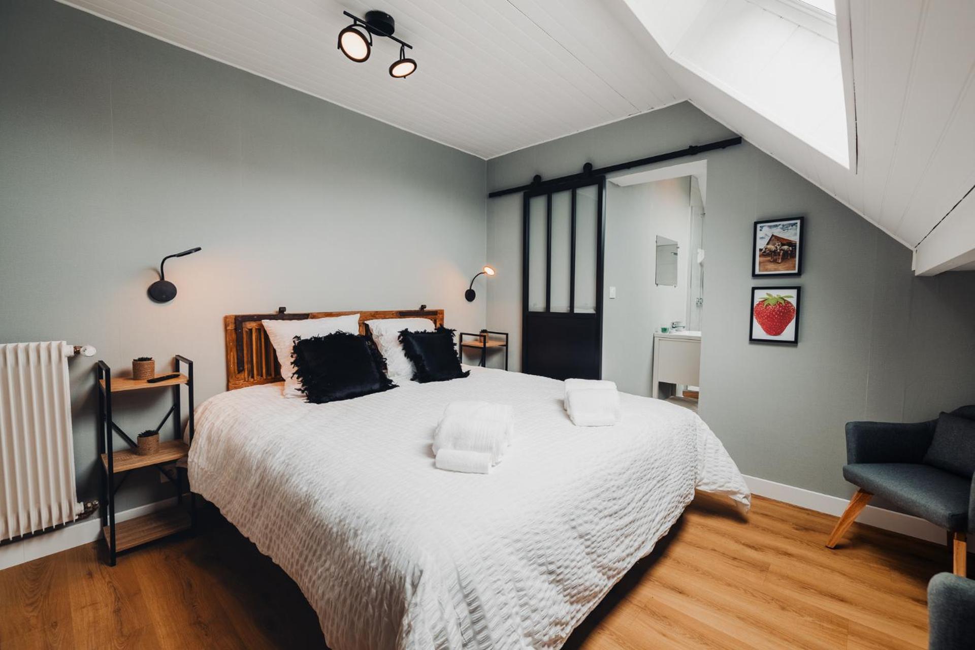 AU COIN DE PARADIS - Suite samérienne