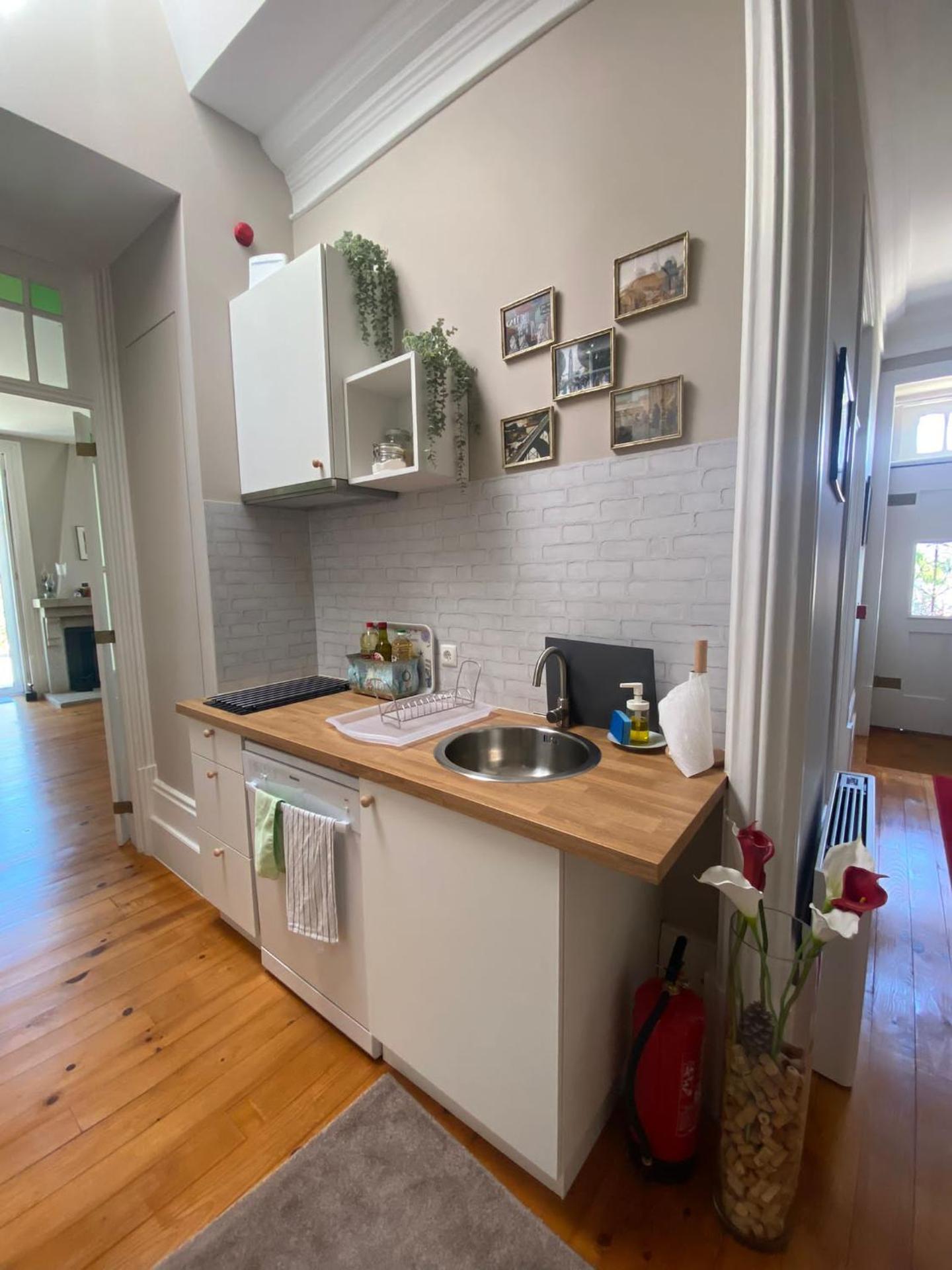 Kitchen or kitchenette