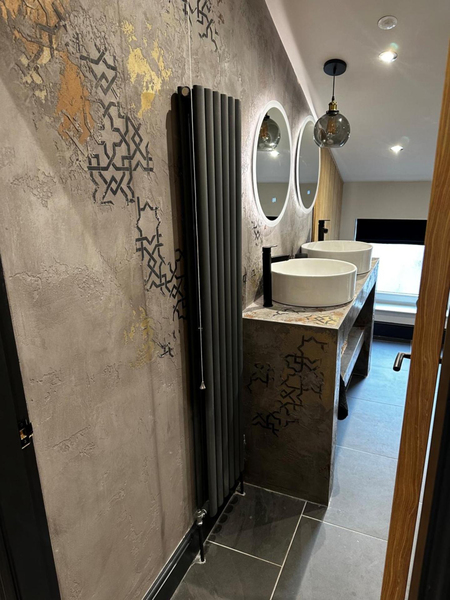 Stunning Town Center Cottage with hot tub