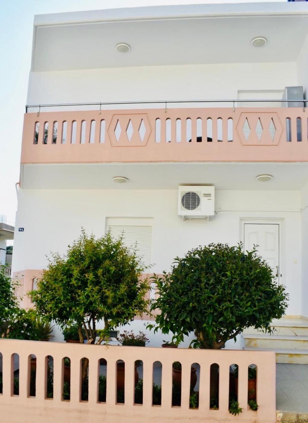 Cozy Renovated Apartment "Filoxenia"