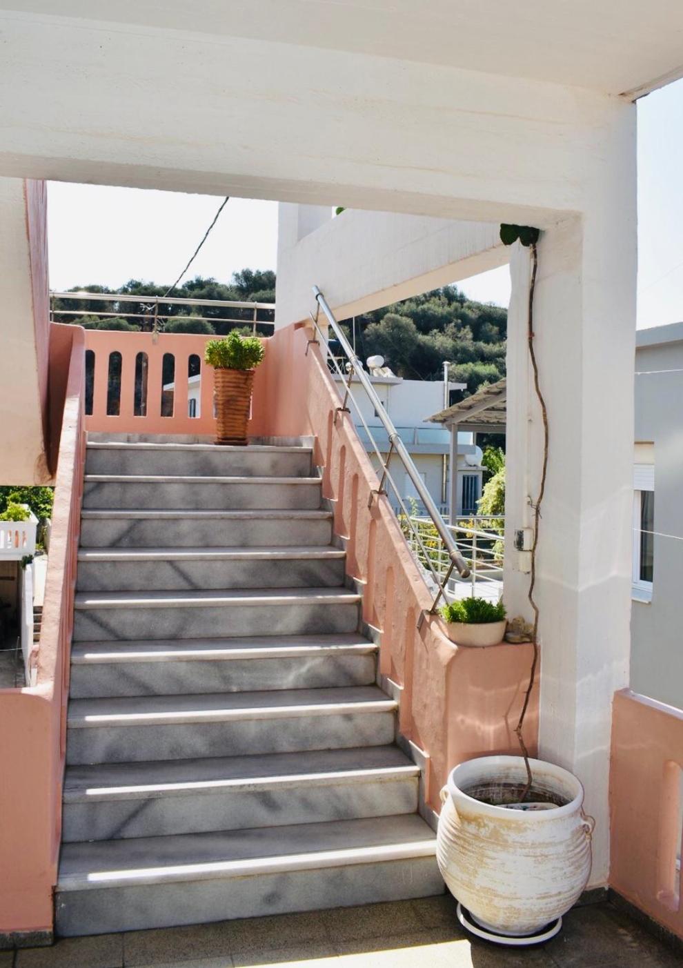 Cozy Renovated Apartment "Filoxenia"