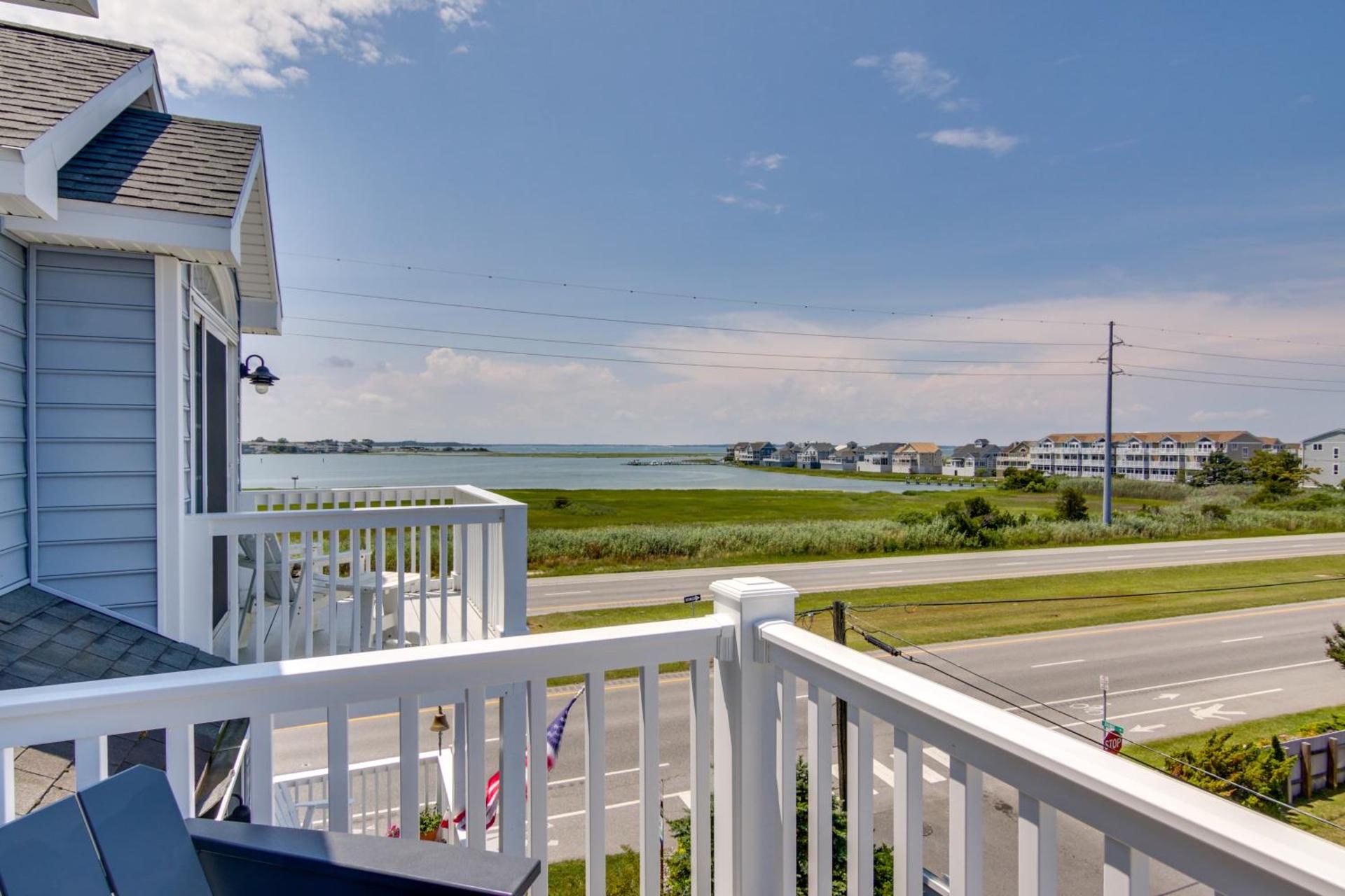 Ocean Block retreat with 5 Balconies in Bethany Beach