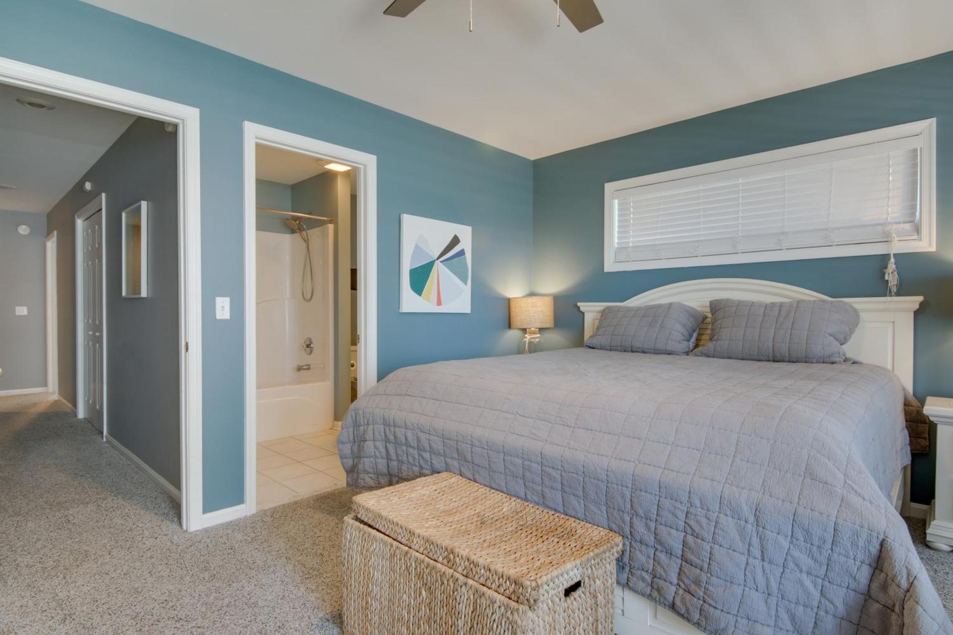 Ocean Block retreat with 5 Balconies in Bethany Beach