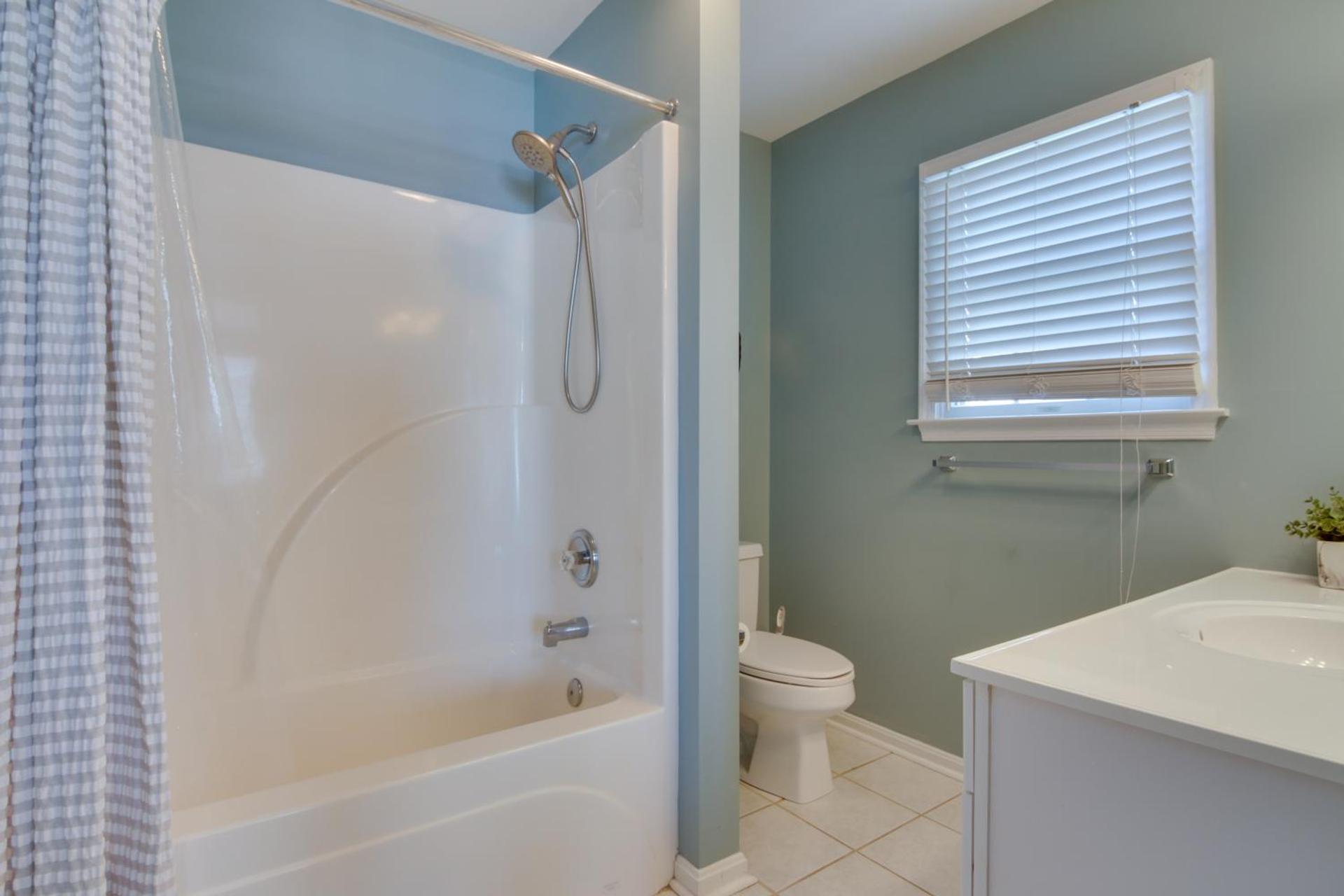 Ocean Block retreat with 5 Balconies in Bethany Beach