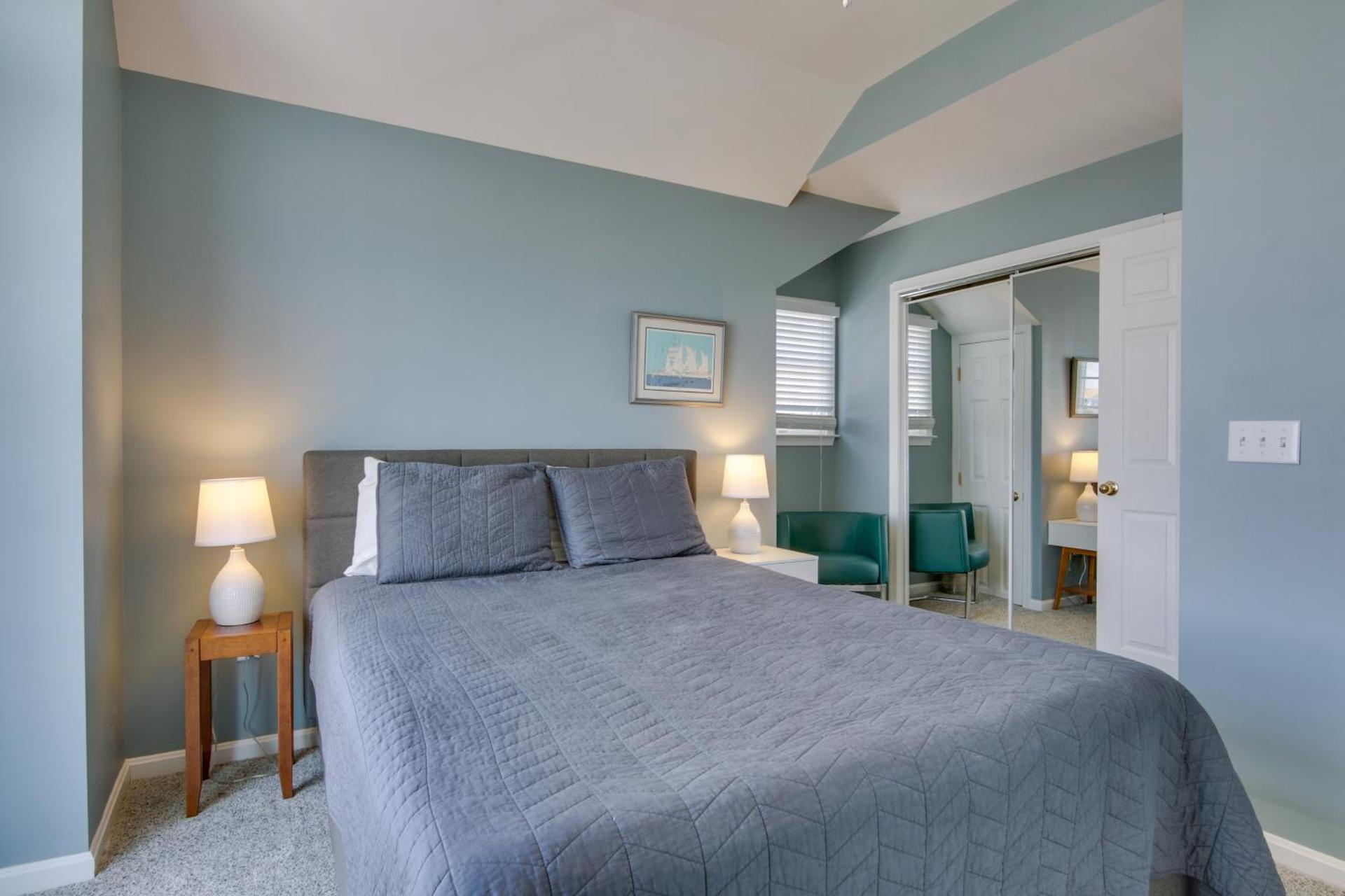 Ocean Block retreat with 5 Balconies in Bethany Beach