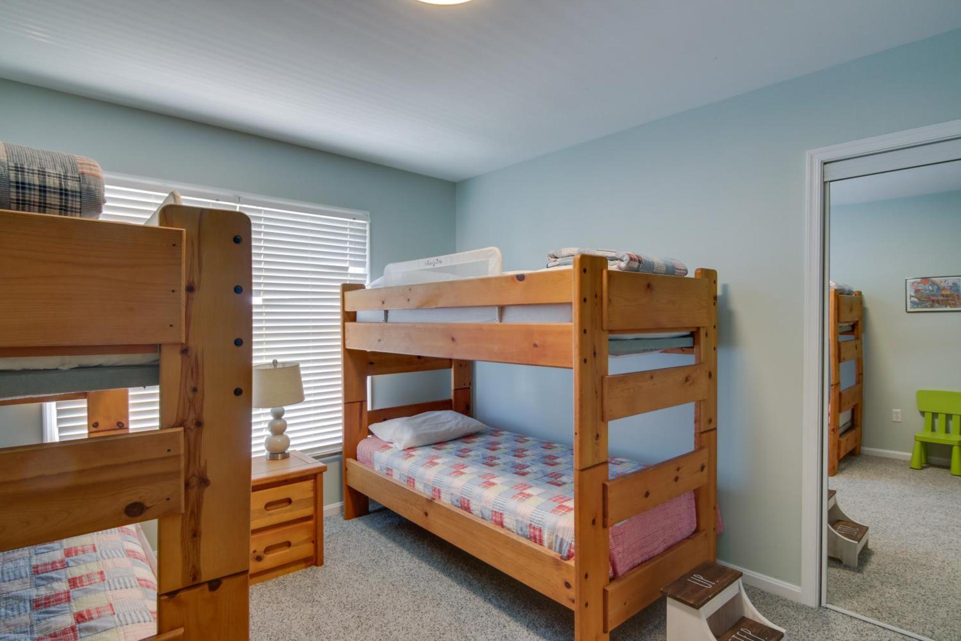 Ocean Block retreat with 5 Balconies in Bethany Beach