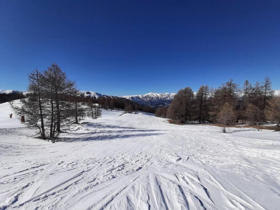 Plein centre de station, au pied du Garibeuil