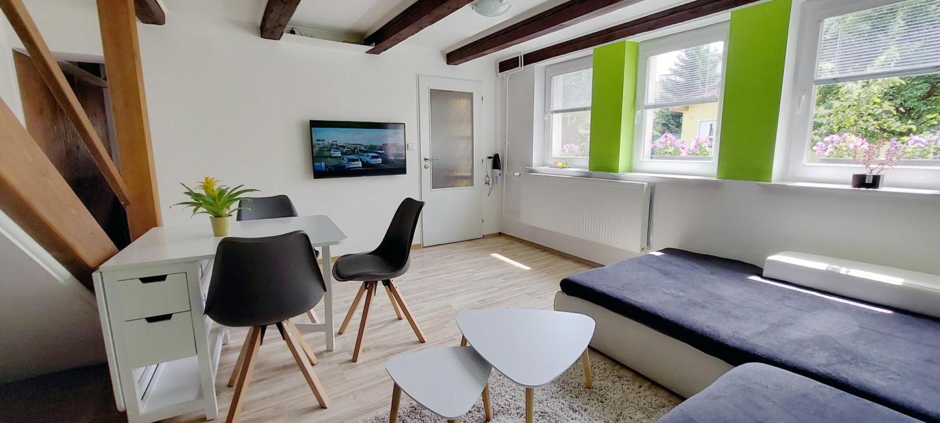 Communal lounge/ TV room