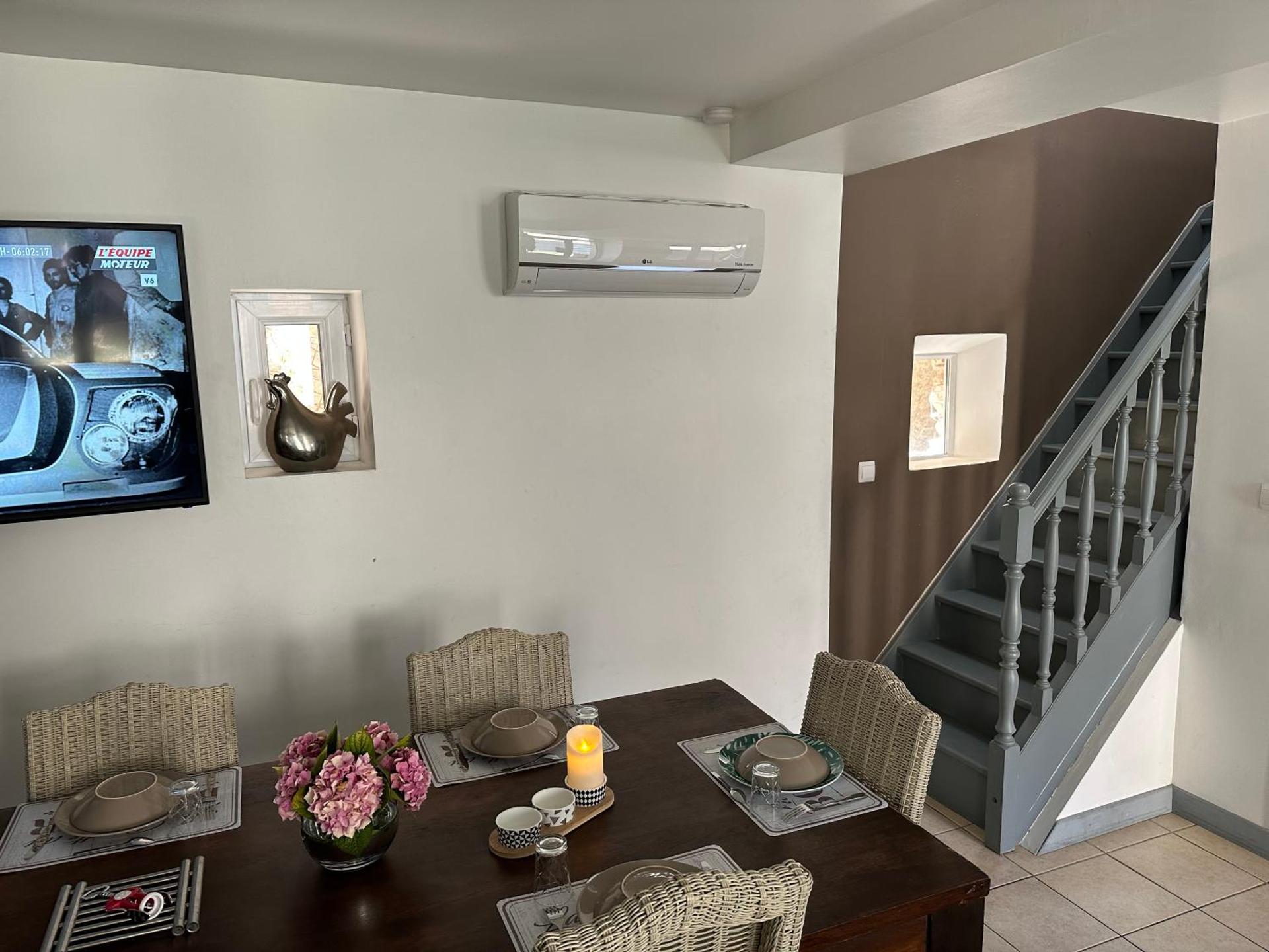 JOLIE MAISON AVEC JARDIN PRIVE DANS LE CENTRE VILLE DE BRIARE