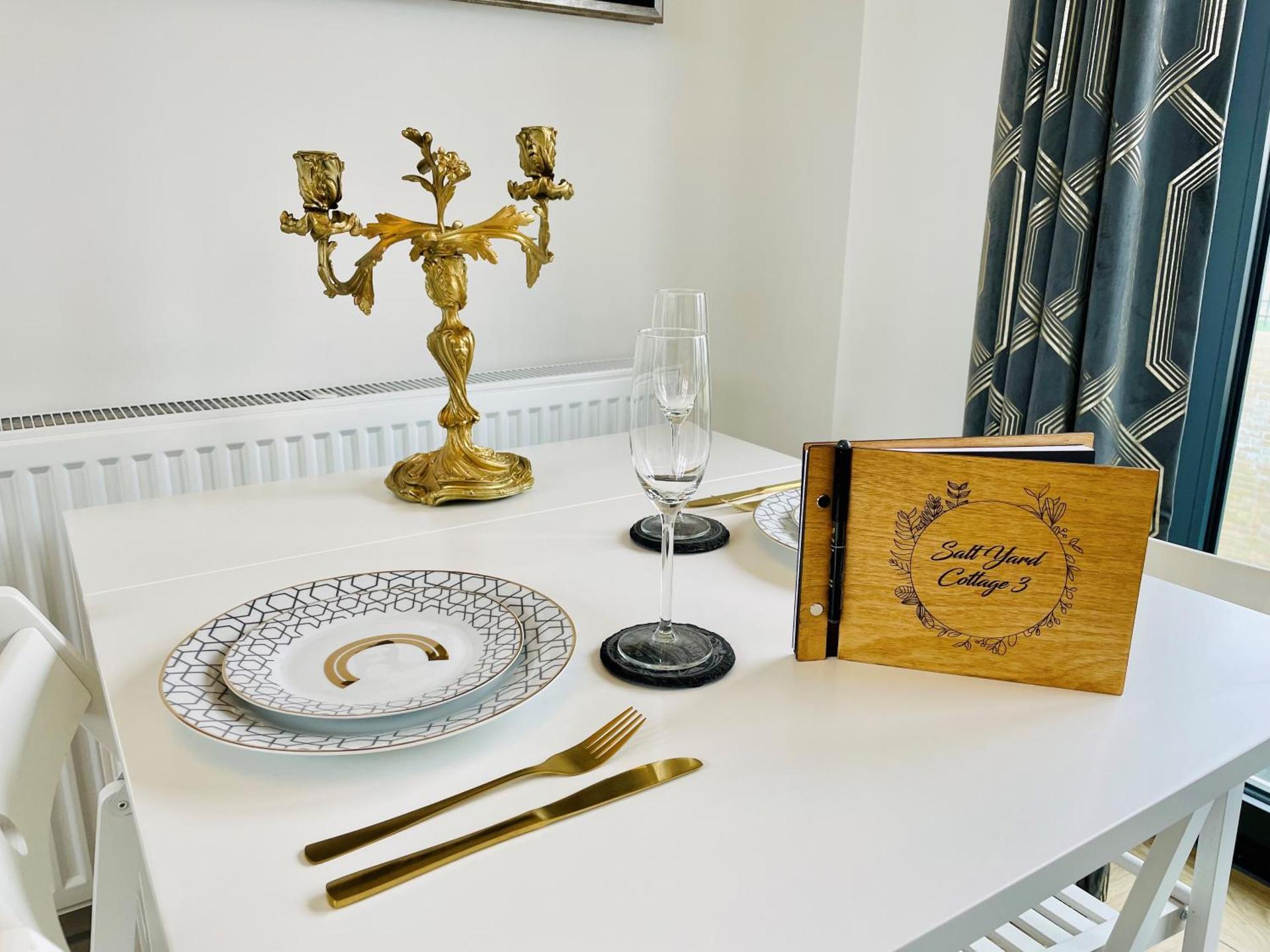 3 The Salt Yard, Whitstable - free parking, centre of town, 2 min walk to beach