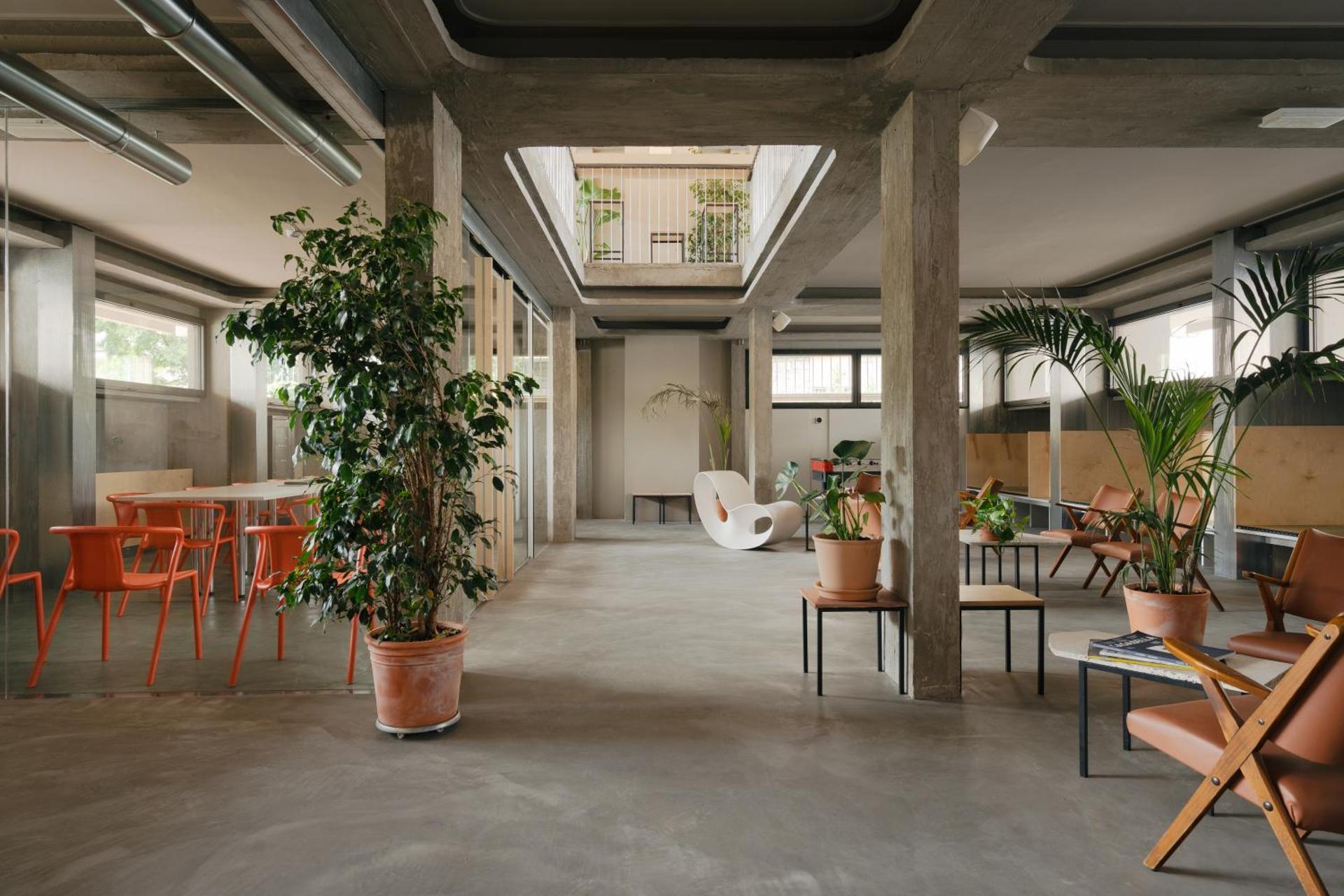 Communal lounge/ TV room