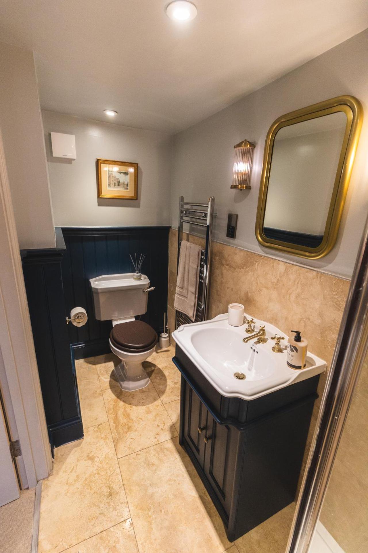 Cotswold Cottage- Central Witney