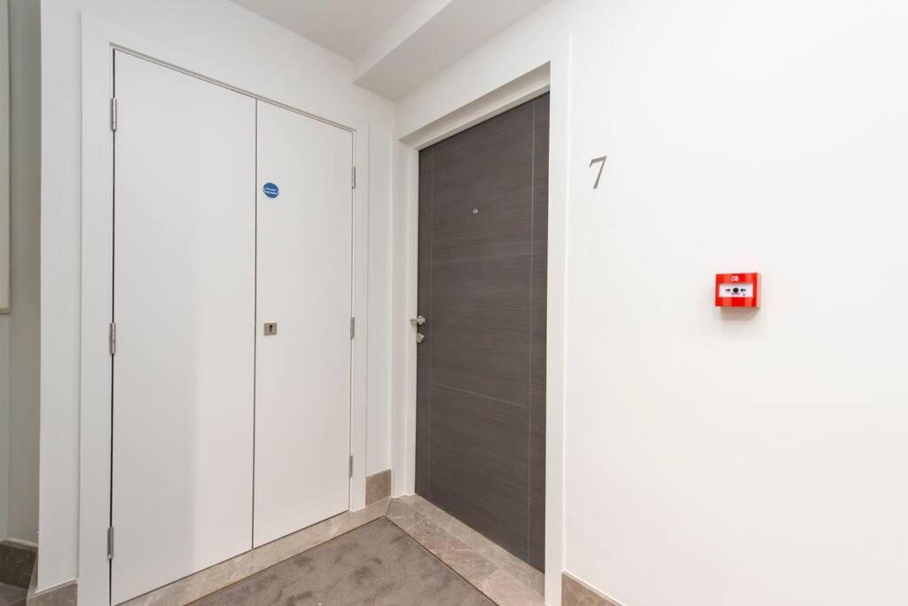 Urban Chic Central Studio in Reading Centre CHRL F7