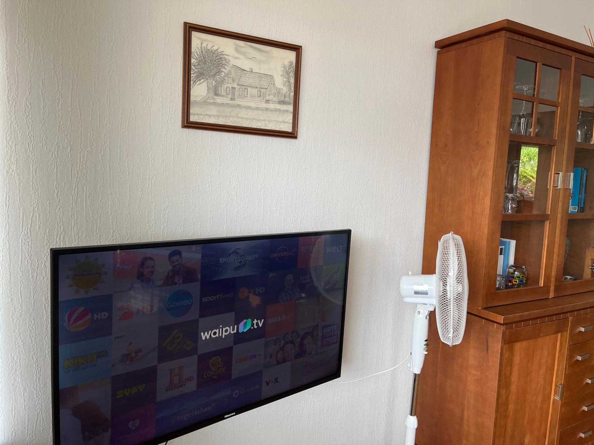 Communal lounge/ TV room