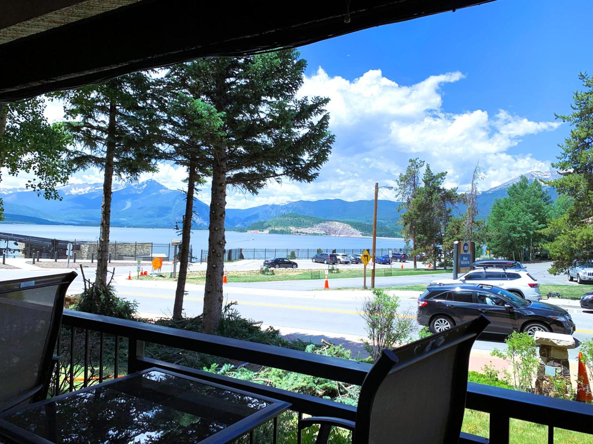 Mountain luxury on Lake Dillon, close to all the best ski resorts in Colorado!