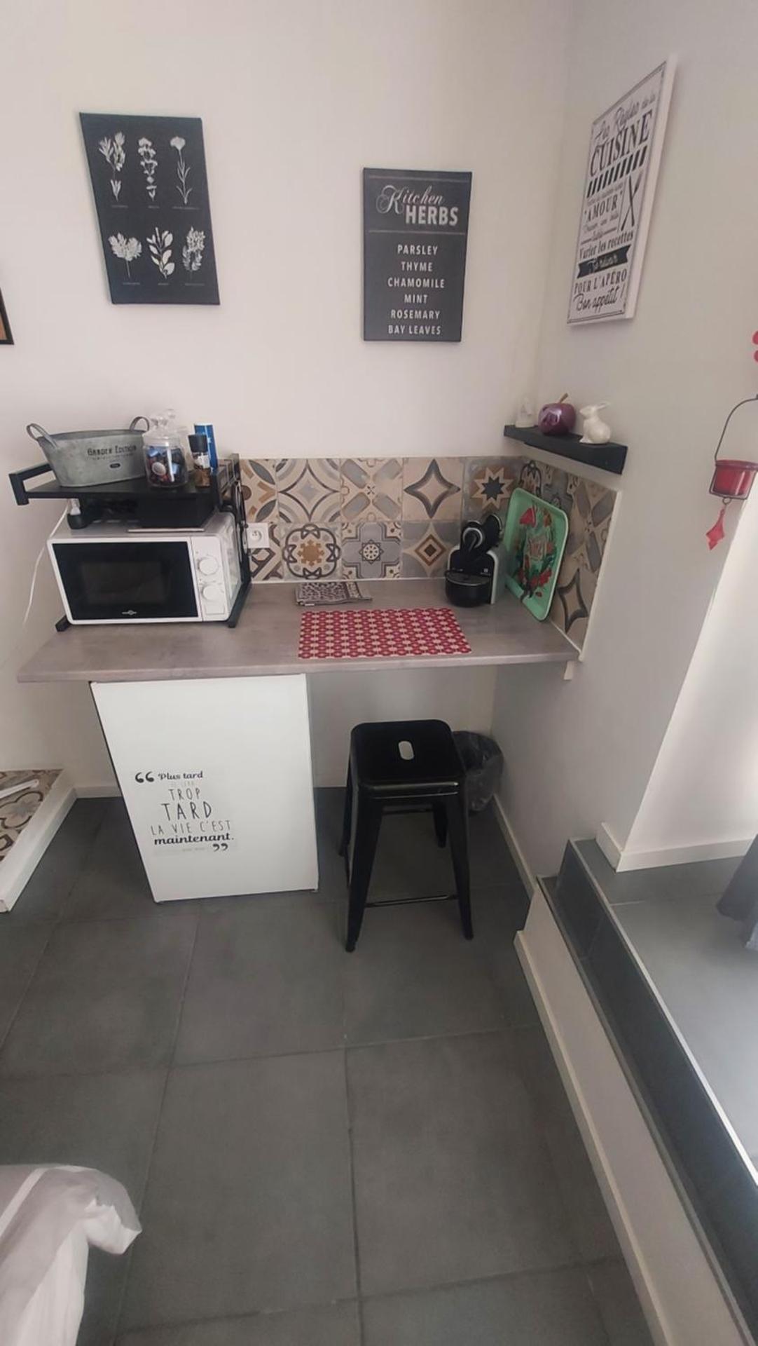 Kitchen or kitchenette