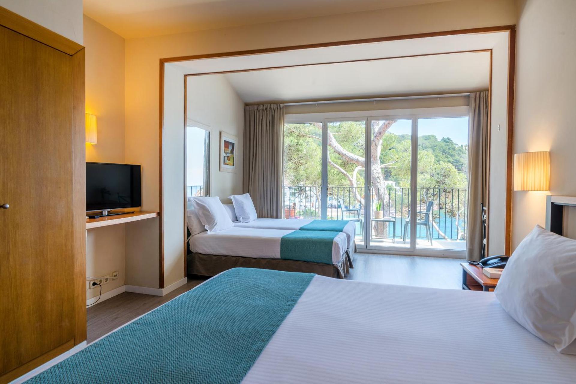 Photo of the whole room