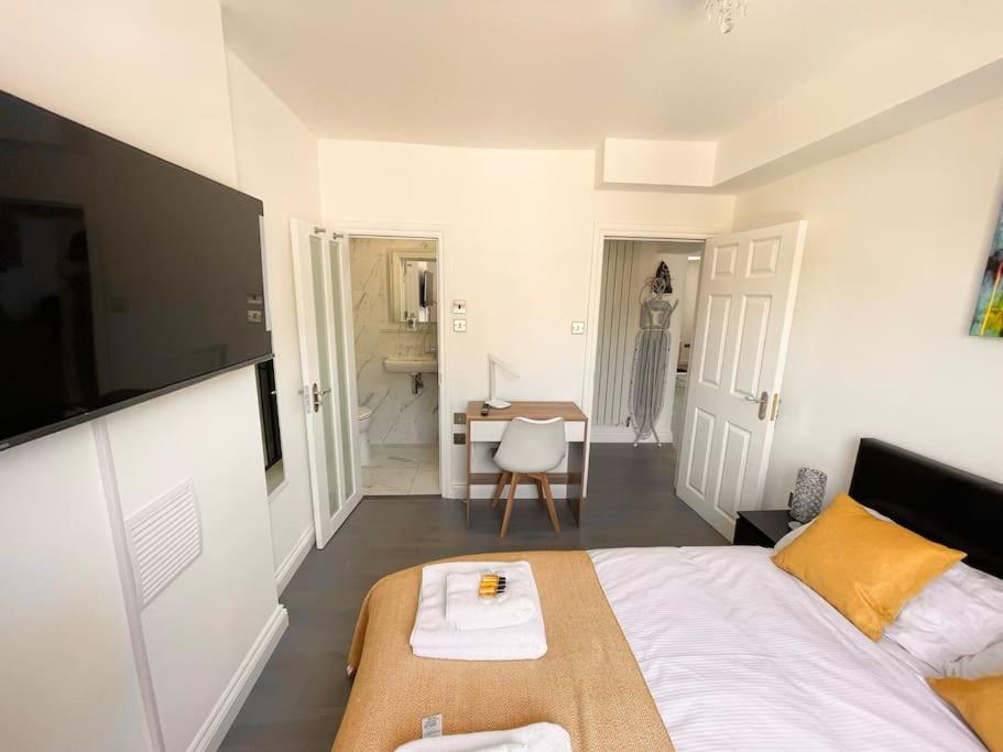 Entire Apartment hosted by Pius