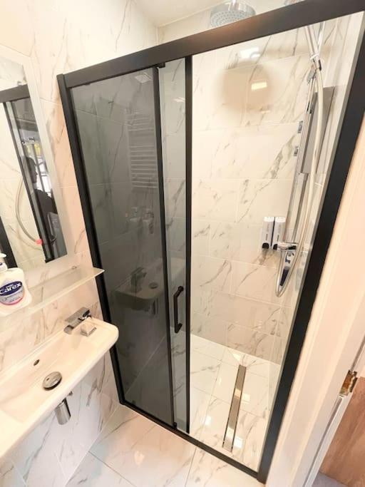 Entire Apartment hosted by Pius